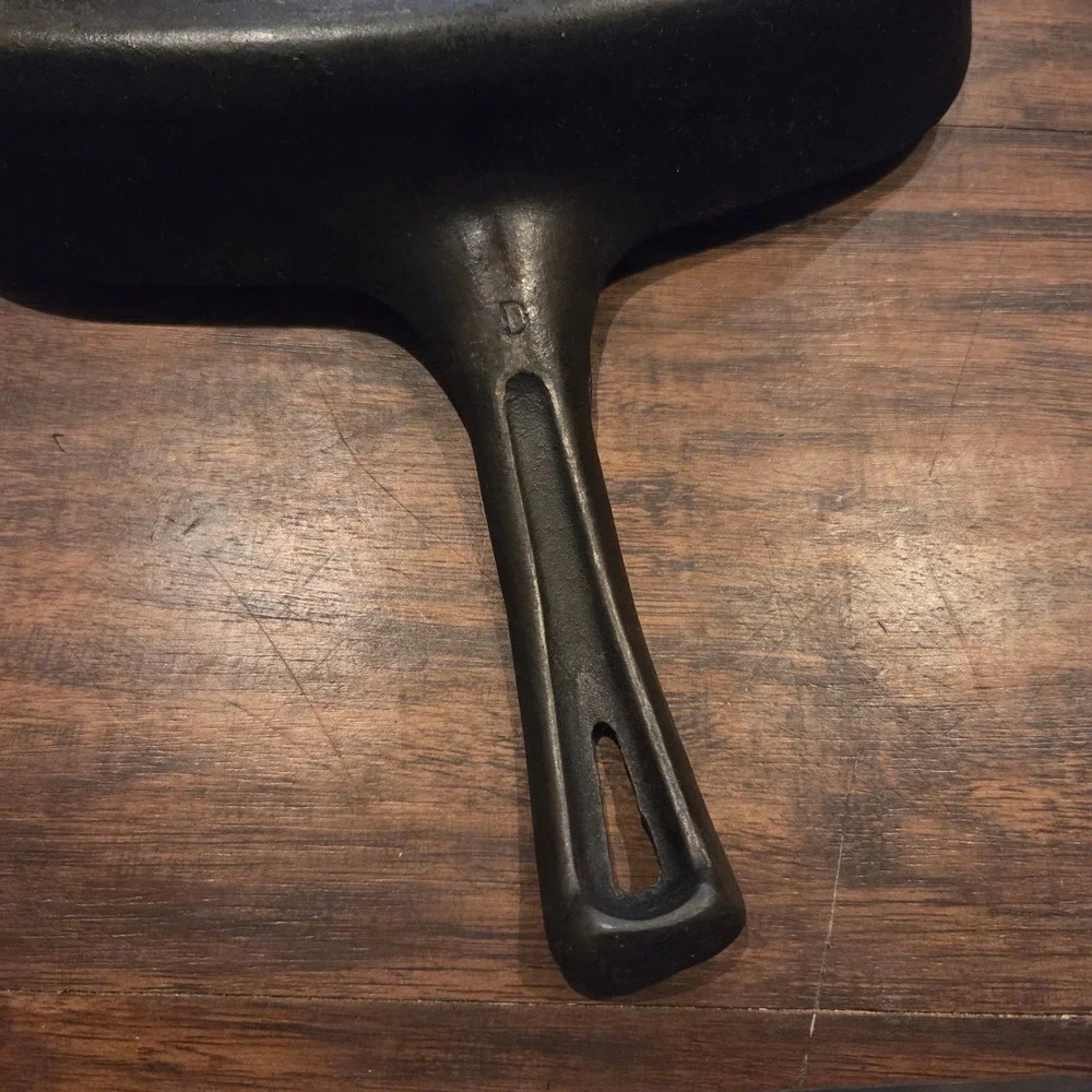 Vintage Unmarked Wagner Square Cast Iron Skillet 9.5 Inch D Mark Pan